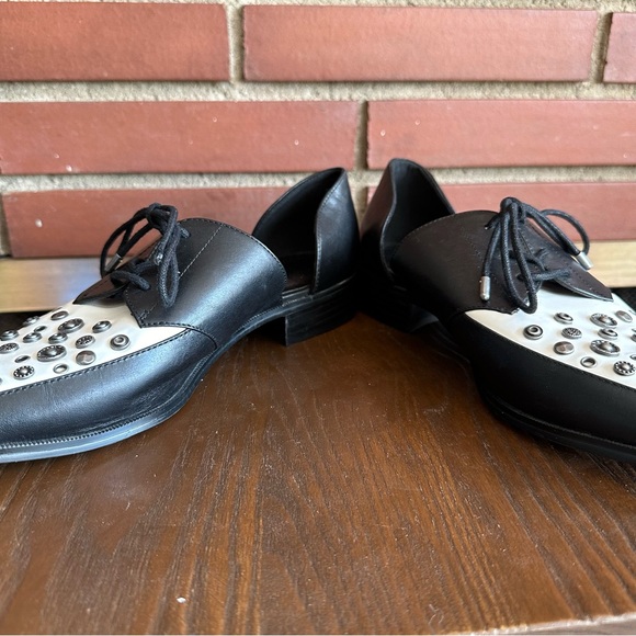 Nine West Black and White Leather Studded Oxford | Loafers | Flats Size: 9 - Picture 5 of 8